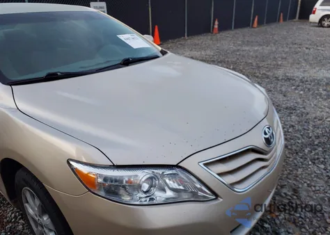2010 Toyota Camry Le z USA, uszkodzony, nr VIN 4T4BF3EK4AR078778